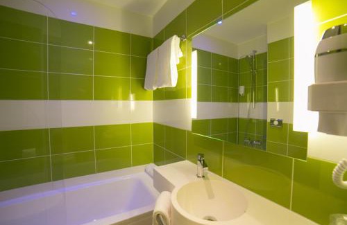 Chambray-les-Tours Hotel | Discover The Originals City, Hôtel Le Garden in Tours Sud