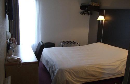 Le Poinconnet Hotel | Comfortable Stay at Sure Hotel by Best Western Châteauroux