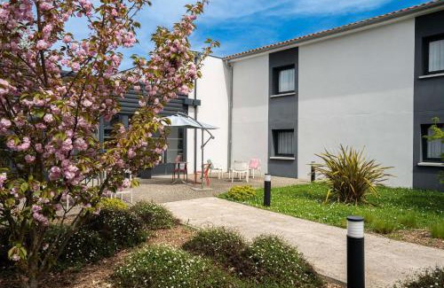 Bressols Hotel | Pet-Friendly Retreat at Sure Hotel by Best Western Montauban