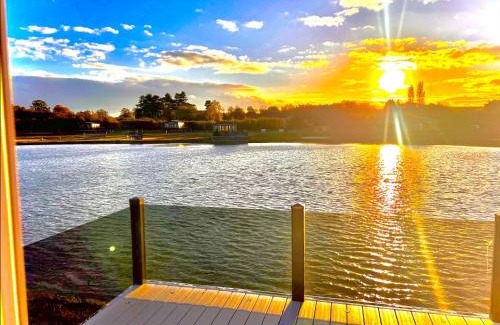 Louth Cabin | Experience Brackenborough Lakes Resort: Pet-Friendly Retreat