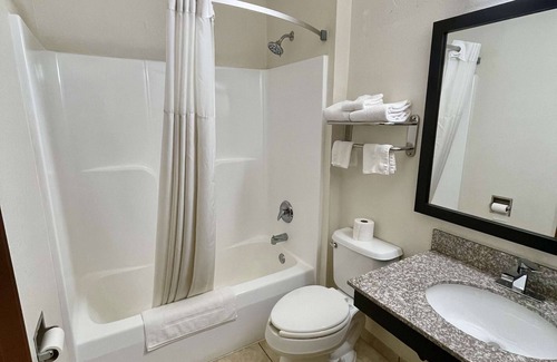 Prince Frederick Hotel | Family-Friendly Prince Frederick with Daily Breakfast Included