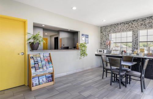 McAlester Hotel | Pet Friendly Retreat at SureStay by Best Western McAlester