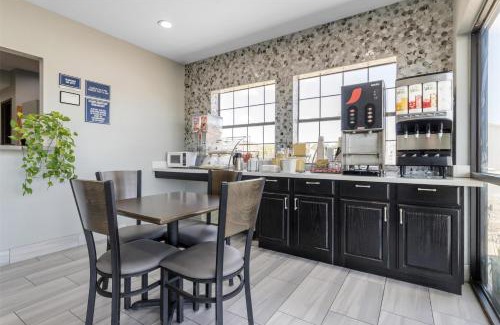 McAlester Hotel | Pet Friendly Retreat at SureStay by Best Western McAlester