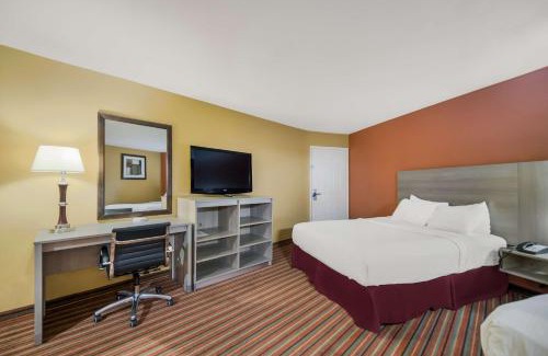 Mount Pleasant Hotel | Pet-Friendly Getaway at SureStay Hotel in Mt Pleasant