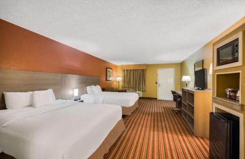Mount Pleasant Hotel | Pet-Friendly Getaway at SureStay Hotel in Mt Pleasant