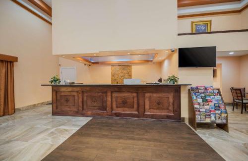 Mount Pleasant Hotel | Pet-Friendly Getaway at SureStay Hotel in Mt Pleasant