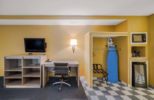 Mount Pleasant Hotel | Comfortable Stay at SureStay Hotel by Best Western