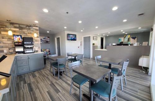 Chowchilla Hotel | Guest-Favorite SureStay Hotel Near Yosemite with Ocean Views