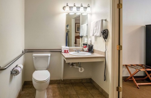 Leesville Hotel | Guest Favorite: SureStay Hotel by Best Western Leesville