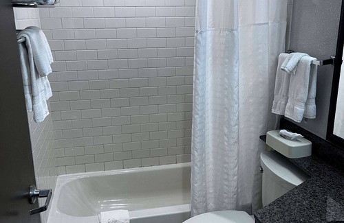 Corydon Hotel | Comfortable Stay at Surestay Plus by Best Western Corydon
