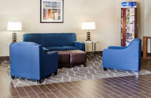 Lickdale Hotel | Relax at SureStay Plus by Best Western in Jonestown