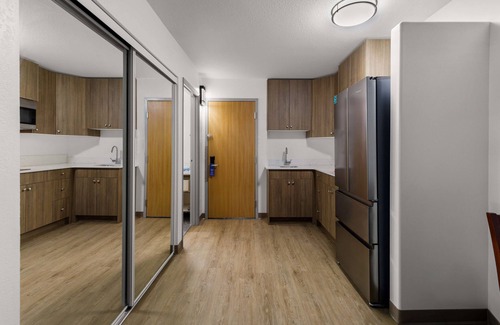 Brooks Hotel | Guest Rated 9.2: SureStay Plus by Best Western Brooks