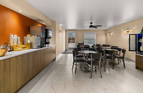 Brooks Hotel | Guest Rated 9.2: SureStay Plus by Best Western Brooks