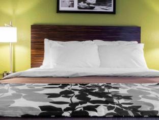 Superstition Springs Hotel | Relax at SureStay Plus by Best Western Mesa with Pool & Spa