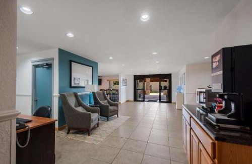 Berkeley Springs Hotel | Pet-Friendly Stay at SureStay Plus Hotel in Berkeley Springs