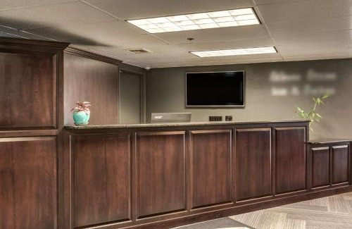 Post Falls Hotel | Pet-Friendly Retreat at SureStay Plus Hotel in Post Falls