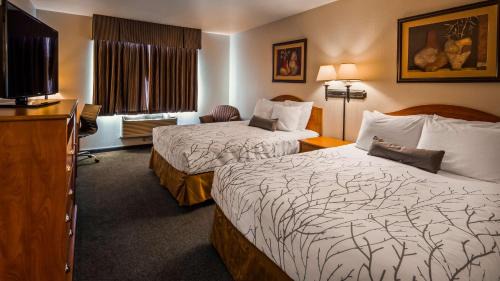 Post Falls Hotel | Pet-Friendly Retreat at SureStay Plus Hotel in Post Falls