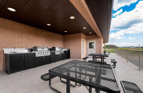 Hardisty Hotel | Top-Rated SureStay Plus Hotel with Family-Friendly Amenities