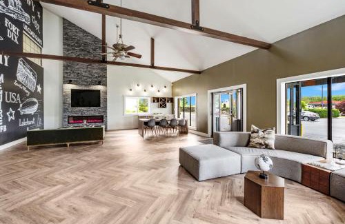 Cookstown Hotel | Inviting SureStay Plus Hotel with Oceanfront Views