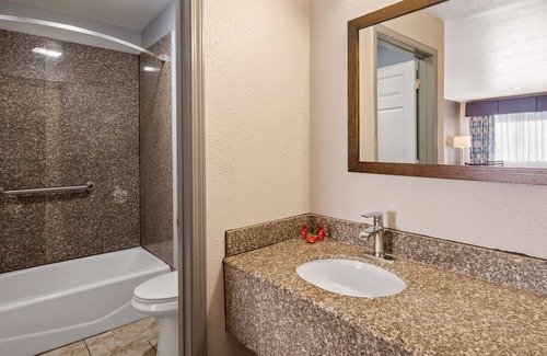 Hammond Hotel | Relax at SureStay Plus Hotel by Best Western Hammond