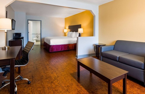 Hammond Hotel | Relax at SureStay Plus Hotel by Best Western Hammond