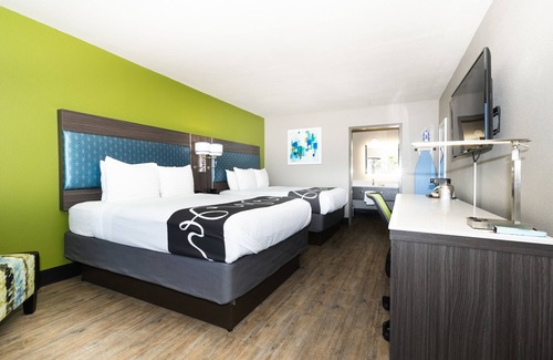 Point Richmond Hotel | Comfortable Stay at SureStay Plus Hotel Point Richmond