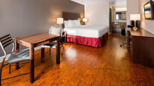 Hammond Hotel | Welcoming SureStay Plus Hotel by Best Western Hammond