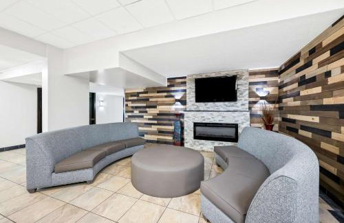 Lubbock Hotel | Pet-Friendly Retreat at SureStay Plus Hotel in Lubbock