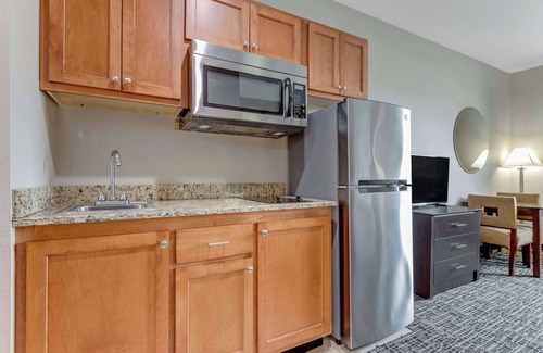 Owasso Hotel | Pet-Friendly Stay at SureStay Plus by Best Western Owasso
