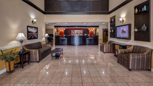 Alvin Hotel | Discover Comfort at SureStay Plus Hotel in Alvin, TX
