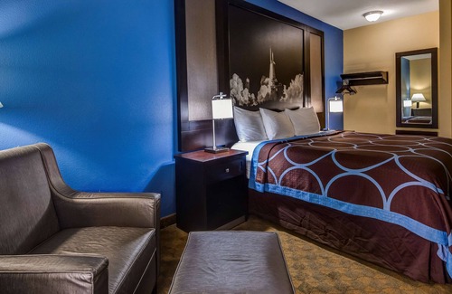 Alvin Hotel | Discover SureStay Plus Hotel by Best Western Alvin