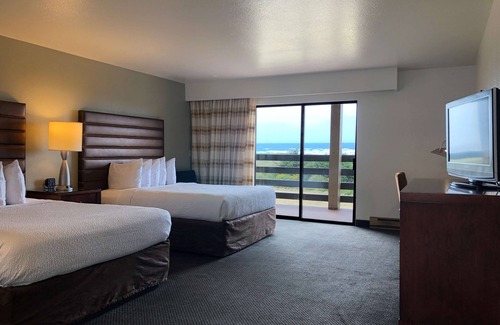 Gold Beach Hotel | Comfortable Stay at SureStay Plus Hotel in Gold Beach