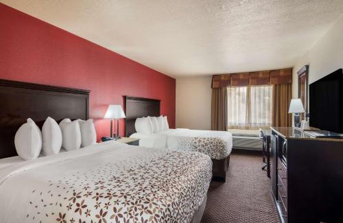 Tyrone Hotel | Pet-Friendly Retreat at SureStay Plus Hotel Silver City
