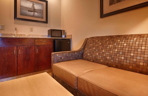 Roanoke Rapids Hotel | Comfortable Stay at SureStay Plus Hotel Roanoke Rapids