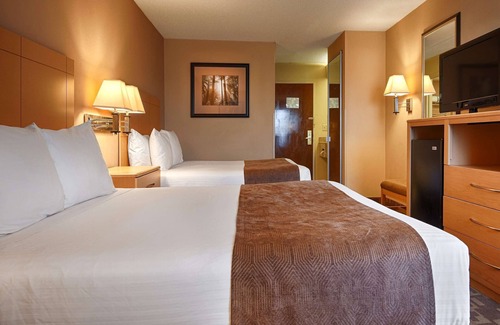 Roanoke Rapids Hotel | Comfortable Stay at SureStay Plus Hotel Roanoke Rapids