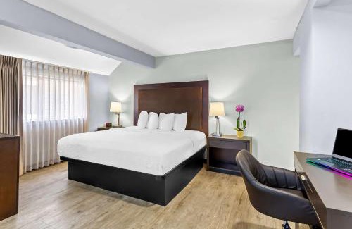 Ferry Pass Hotel | Enjoy Comfort at SureStay Studio by Best Western Pensacola