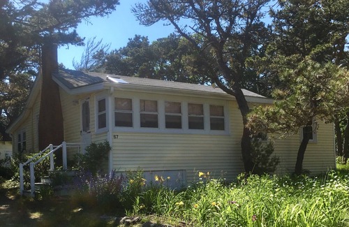 Phippsburg Cottage | Discover Summer Getaways at Popham Beach with Ocean Views