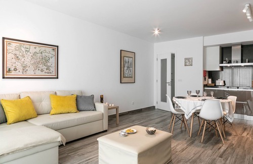 Peniche Apartment | Experience Surf And Stones: Pet-Friendly Oceanview Retreat