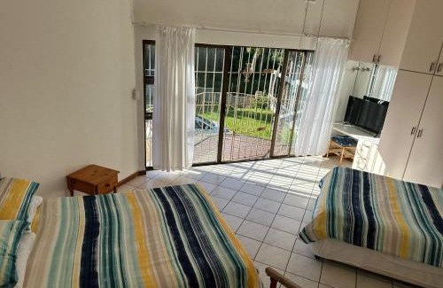 Port Edward House | Relaxing Surf and Sun Accommodation with Oceanfront Pool