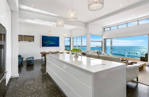 Shellharbour House | Oceanfront Surf Beach House - Perfect for Family Getaways