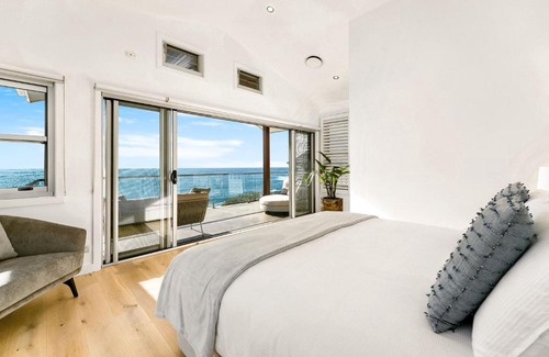 Shellharbour House | Coastal Retreat at Surf Beach House with Oceanfront Views