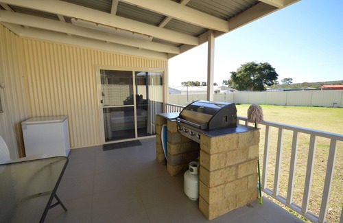 Kalbarri House | Pet-Friendly Surf Caster in Kalbarri - Rated 8.8/10
