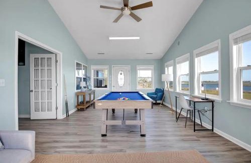 Holly Ridge House | Waterfront Getaway at Surf City with Hot Tub & Pet Friendly