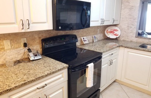 Palm Coast Condo | Cozy Surf Club I: 2 Bedroom Condo with Pool & Breakfast