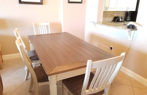 Palm Coast Condo | Cozy Surf Club I: 2 Bedroom Condo with Pool & Breakfast