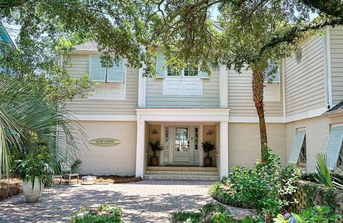 North Litchfield Beach House | Surf Lodge - Pvt Pool, Walk to beach, 12beds, Sleeps 18, 2 dens, chef kitchen!