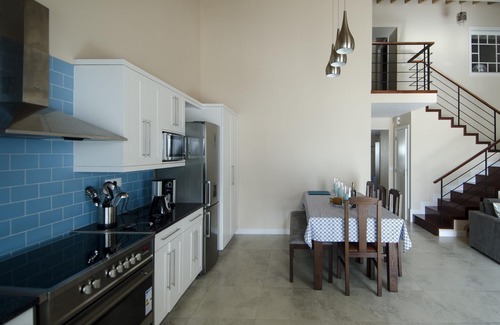 Ribeira Grande House | Beachfront Retreat: Santa Barbara's Secret Gardens Awaits