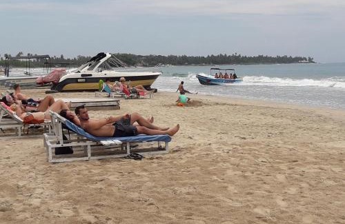 Trincomalee House | Relax at Surf Reef Beach: Oceanfront Getaway with Spa