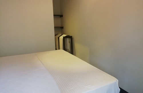 Pottuvil Division 2 House | Relax at Surf & Relax Inn Arugambay with Family-Friendly Amenities