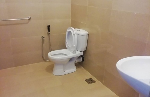 Pottuvil Division 2 House | Relax at Surf & Relax Inn Arugambay with Family-Friendly Amenities
